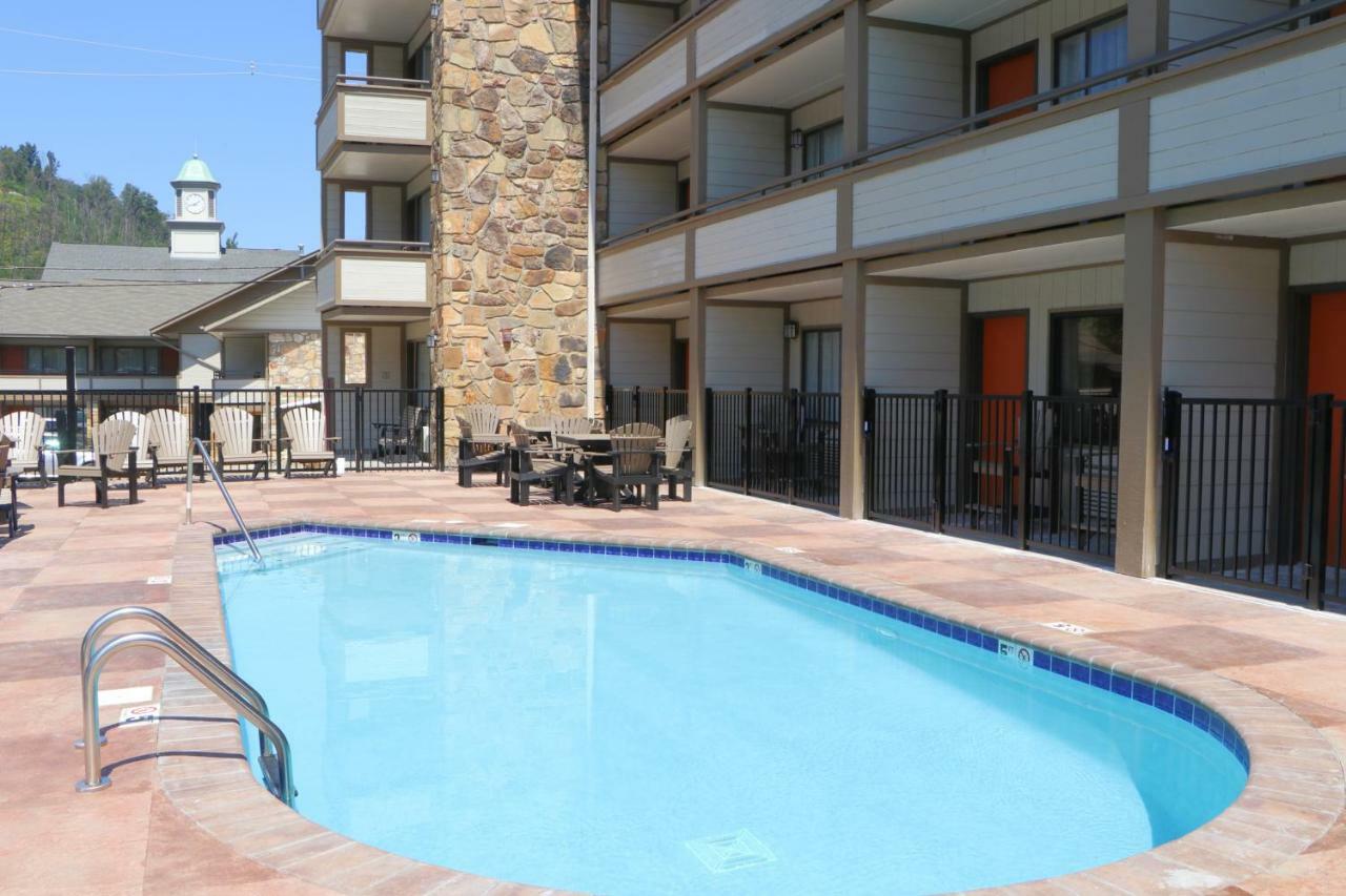 Howard Johnson By Wyndham Downtown Gatlinburg Exterior foto